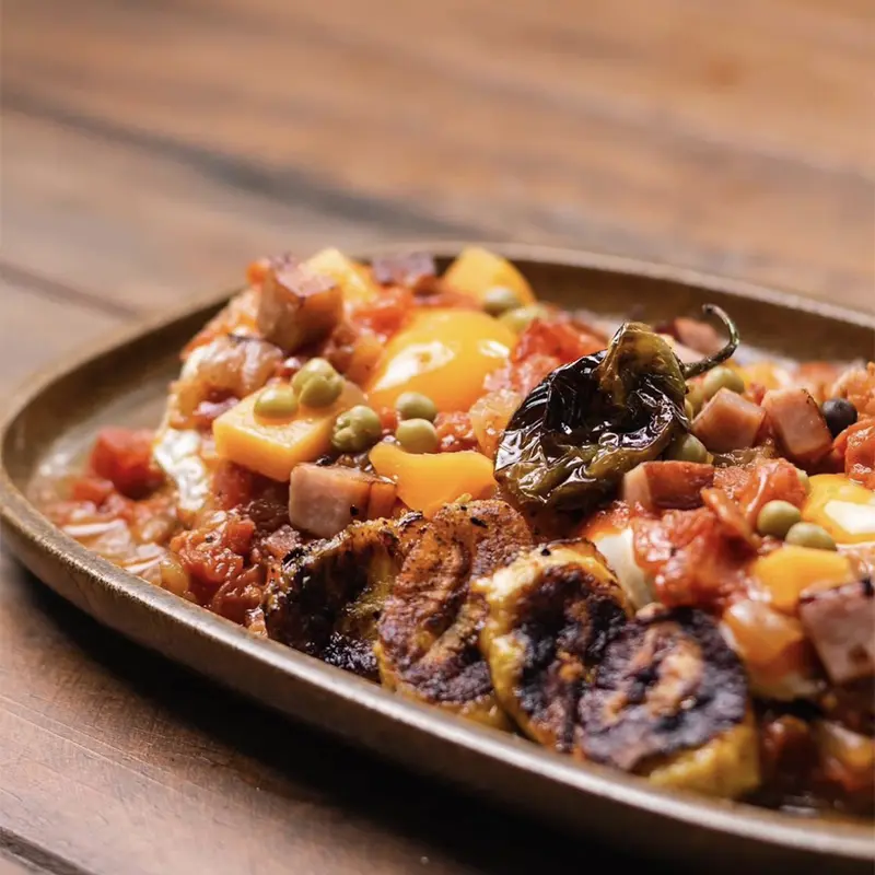Huevos motuleños